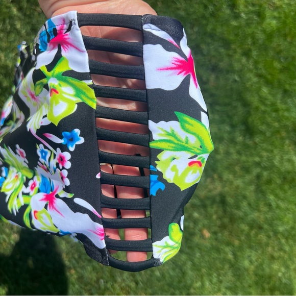 FLORAL BIKINI CUTOUT HIGH WAIST SWIMSUIT SIZE LARGE NEW - Picture 7 of 15